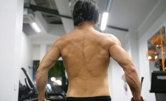 Muscler ton dos à la maison sans matériel